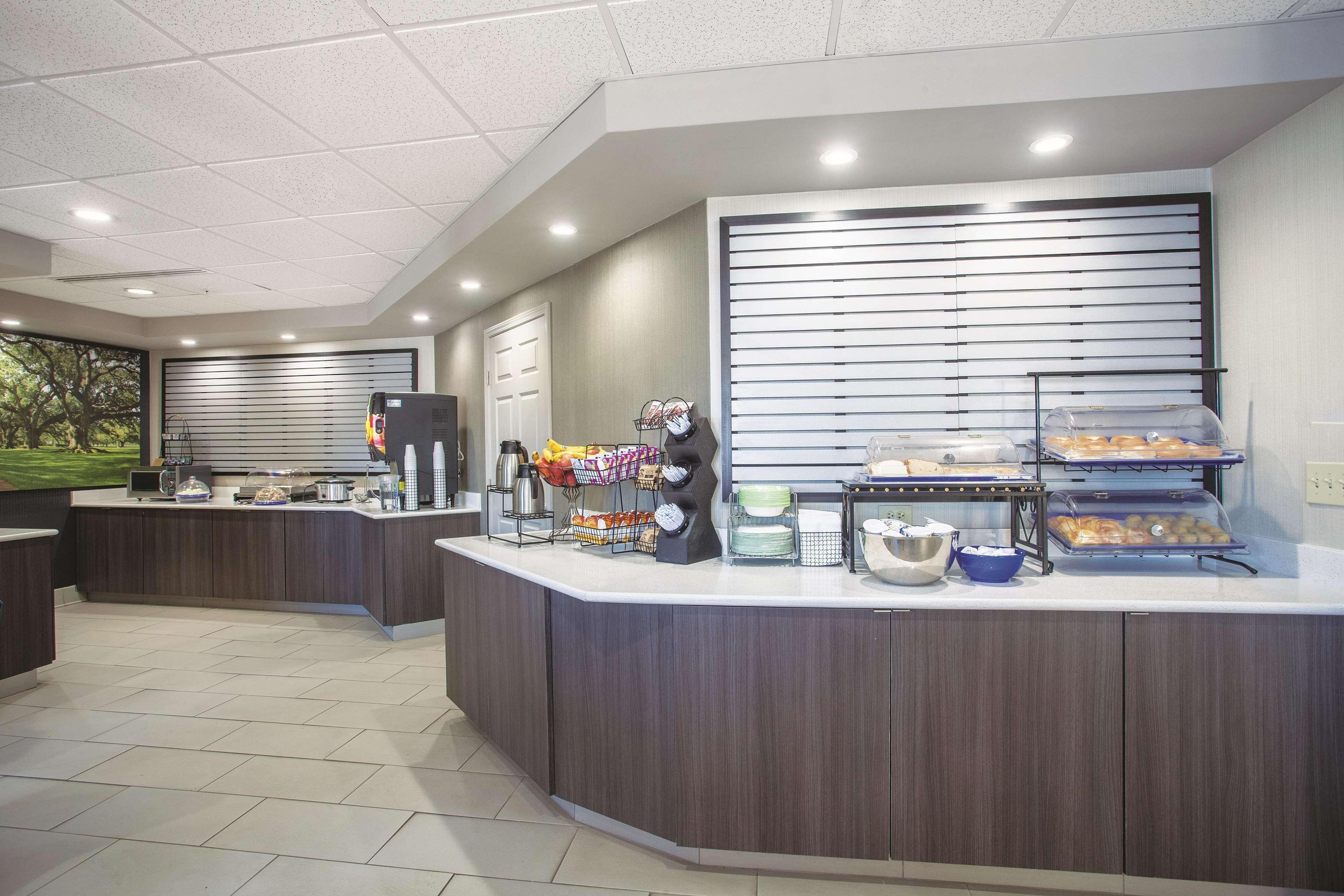 Hotel La Quinta By Wyndham Jackson Airport 3*