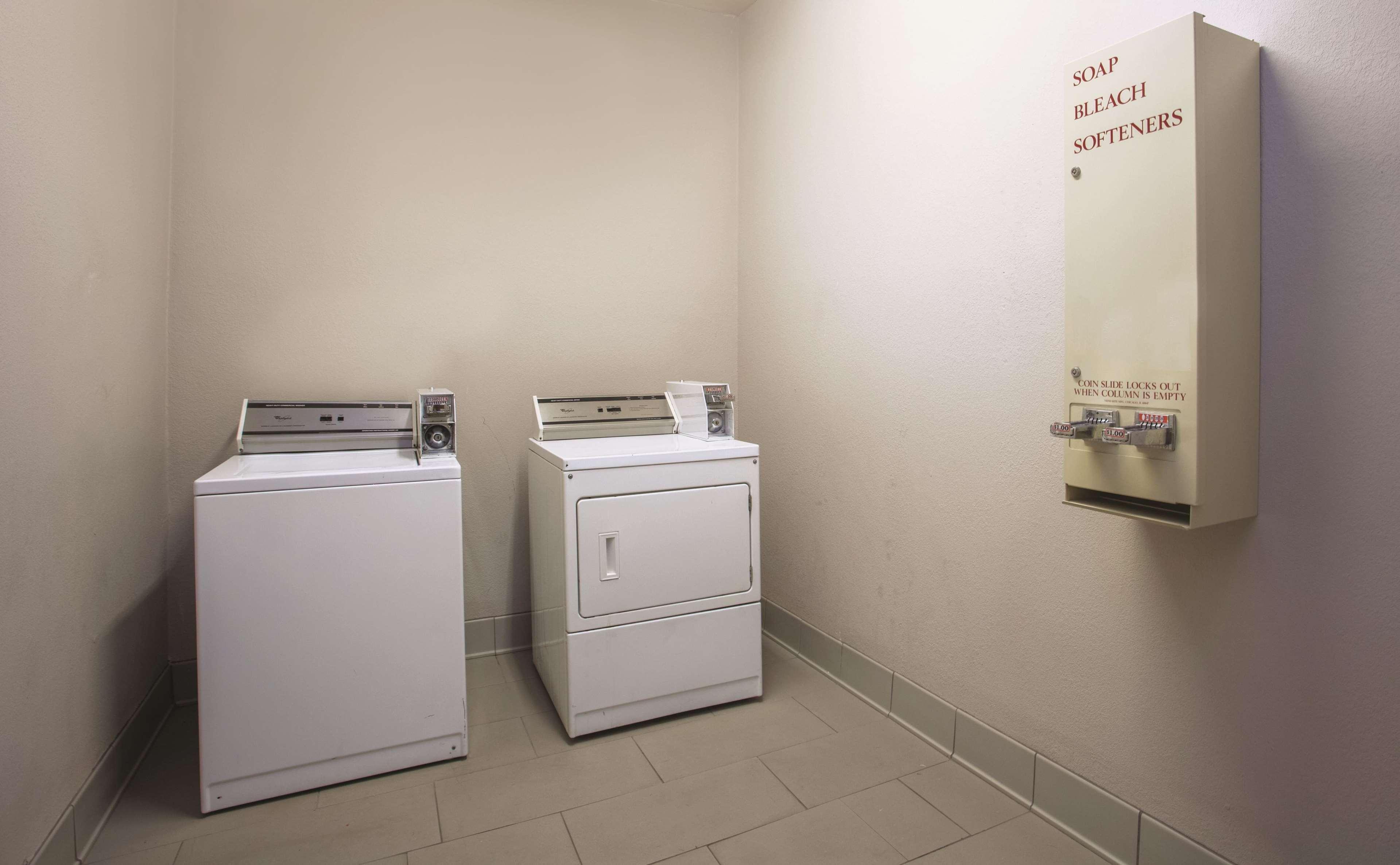 La Quinta By Wyndham Jackson Airport Hotel 3*