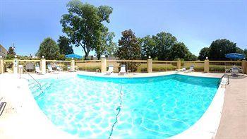 La Quinta By Wyndham Jackson Airport Hotel