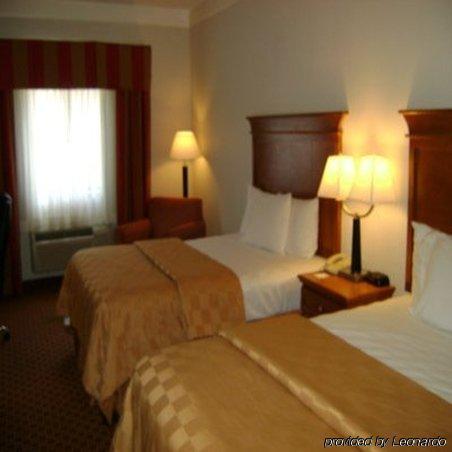 La Quinta By Wyndham Jackson Airport Hotel